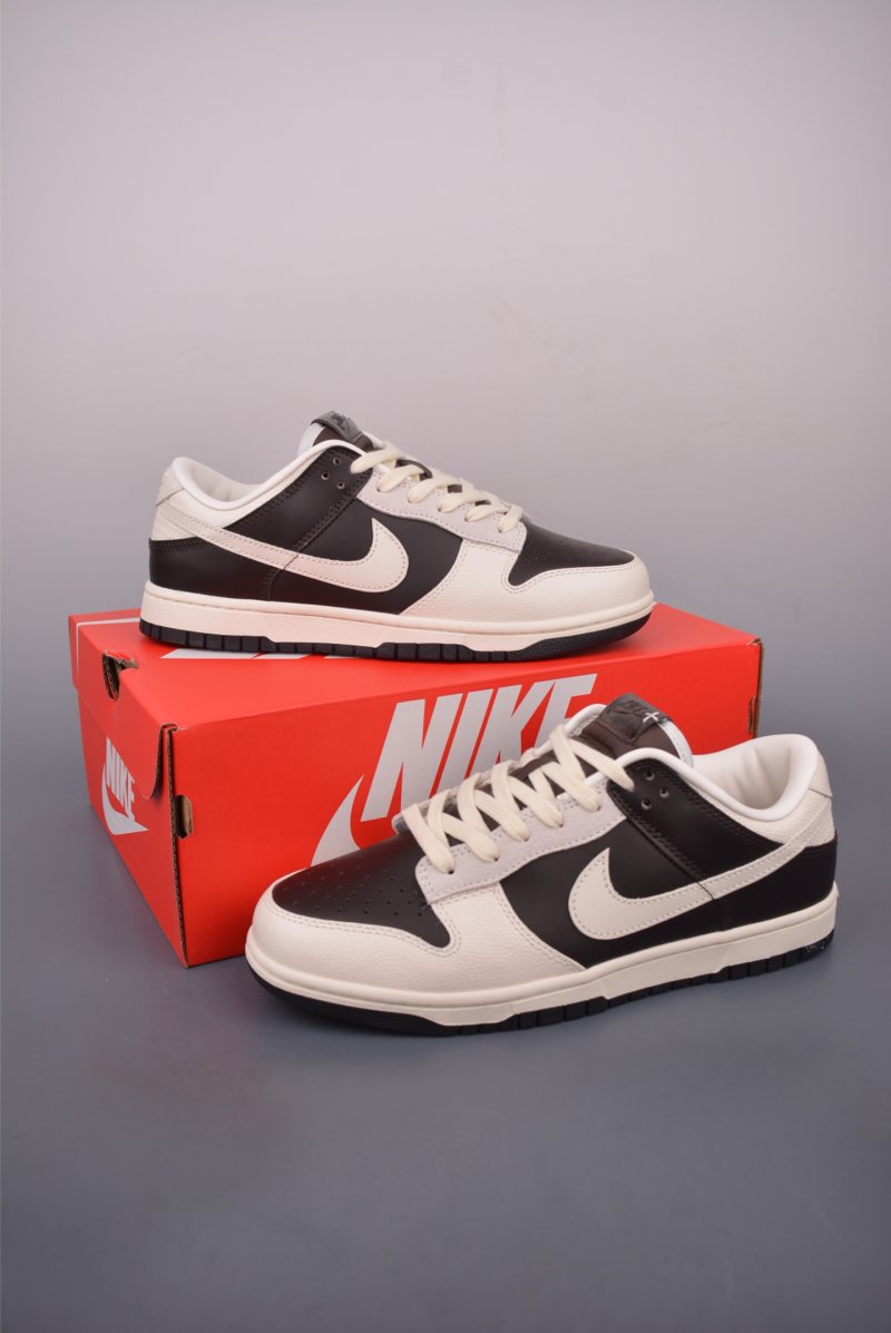 Nike SB Dunk Low view