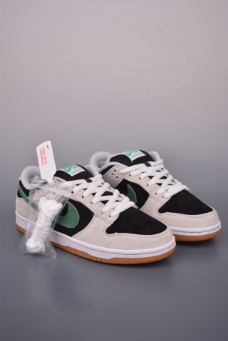 Nike SB Dunk Low view 1