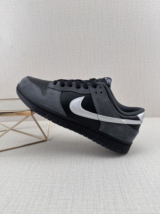 Nike SB Dunk Low 'Black / Grey' view 1