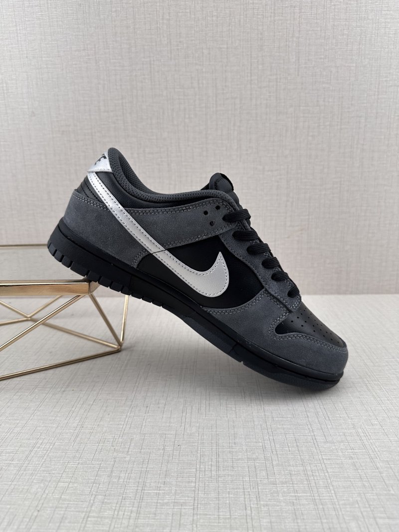 Nike SB Dunk Low 'Black / Grey' view