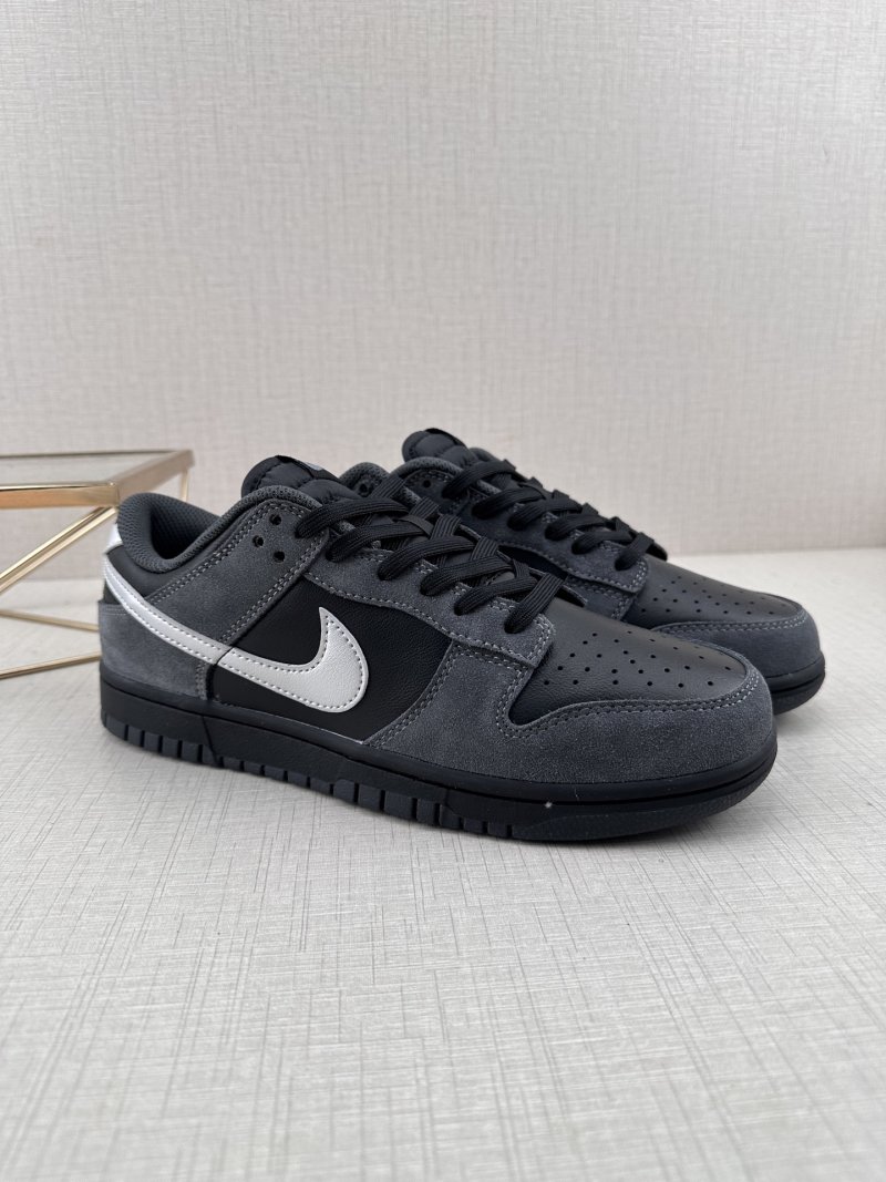 Nike SB Dunk Low 'Black / Grey' view