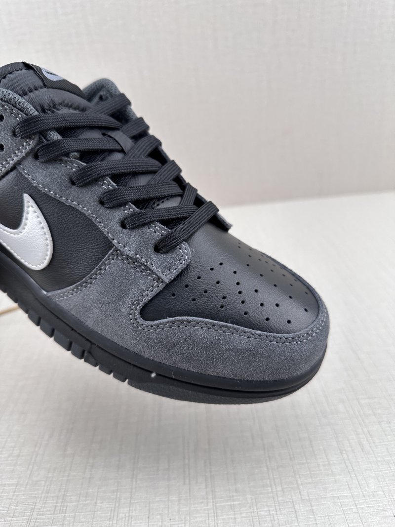 Nike SB Dunk Low 'Black / Grey' view