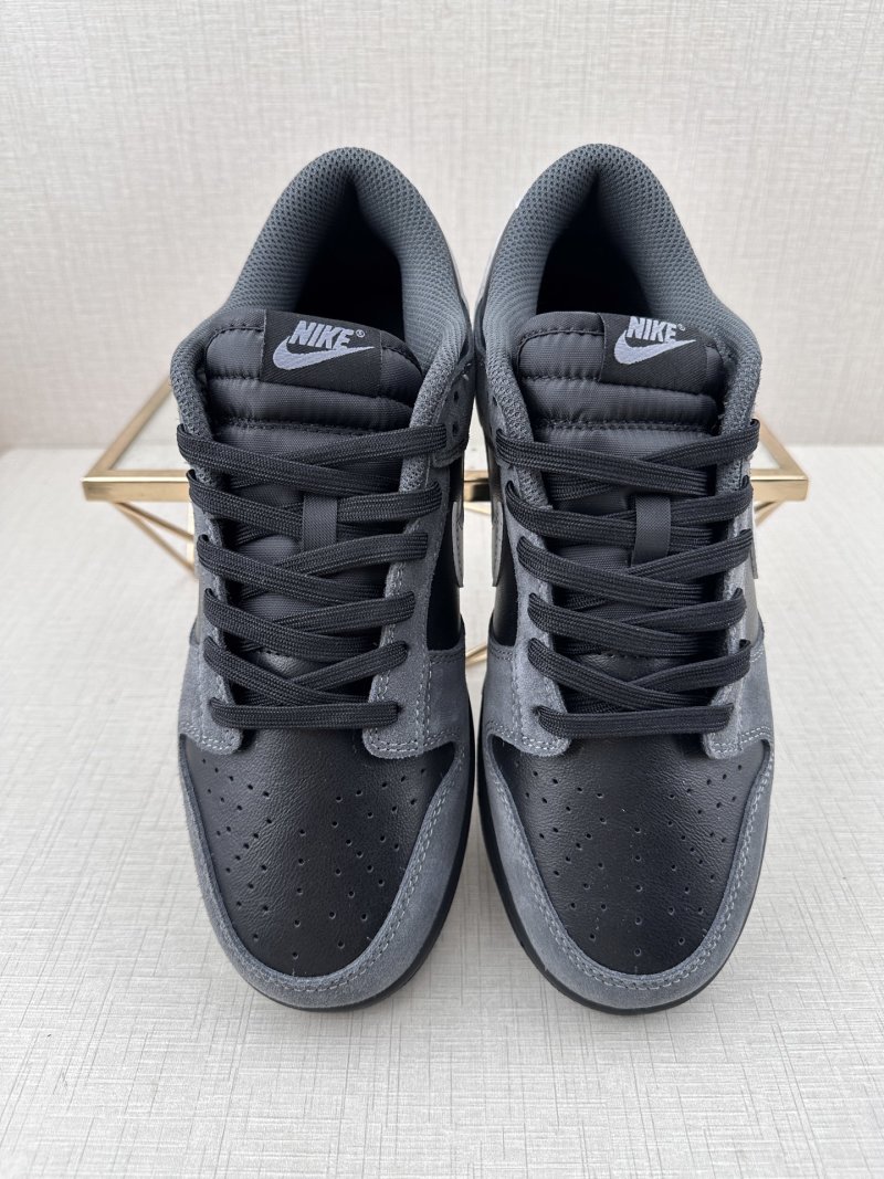 Nike SB Dunk Low 'Black / Grey' view
