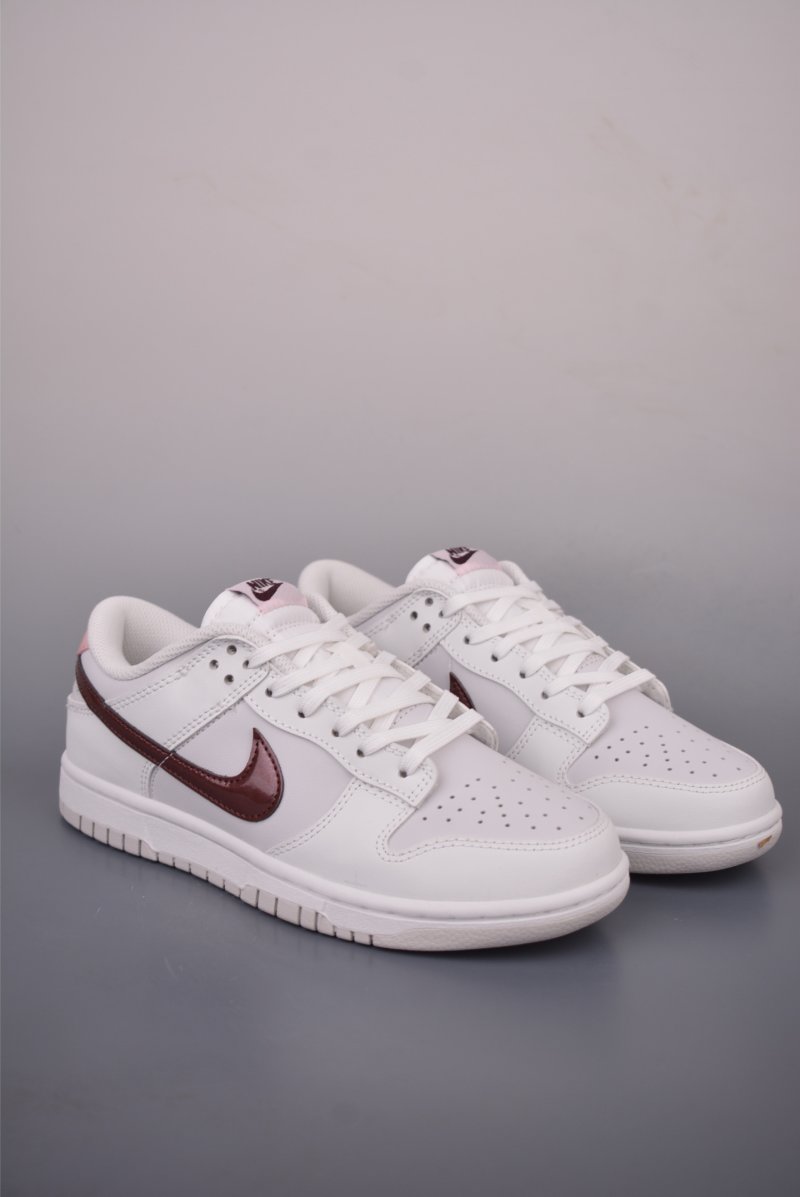 Nike SB Dunk Low