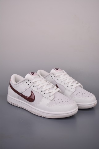 Nike SB Dunk Low
