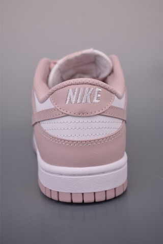 Nike SB Dunk Low view 4