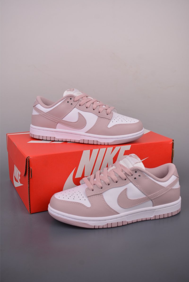 Nike SB Dunk Low view