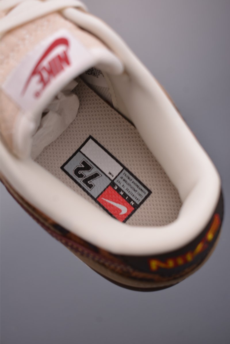 Nike SB Dunk Low view