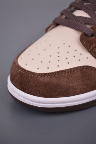 Nike SB Dunk Low view 6