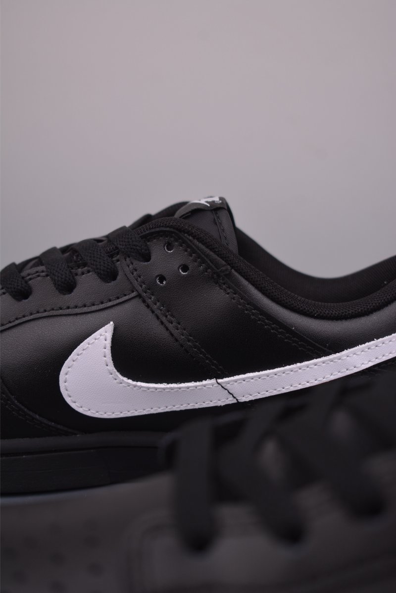 Nike SB Dunk Low view