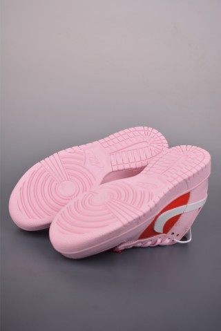 Nike SB Dunk Low view 3