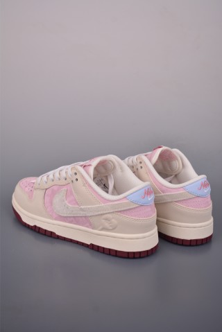Nike SB Dunk Low view 2