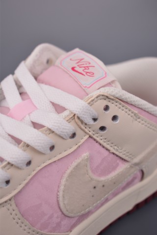 Nike SB Dunk Low view 7