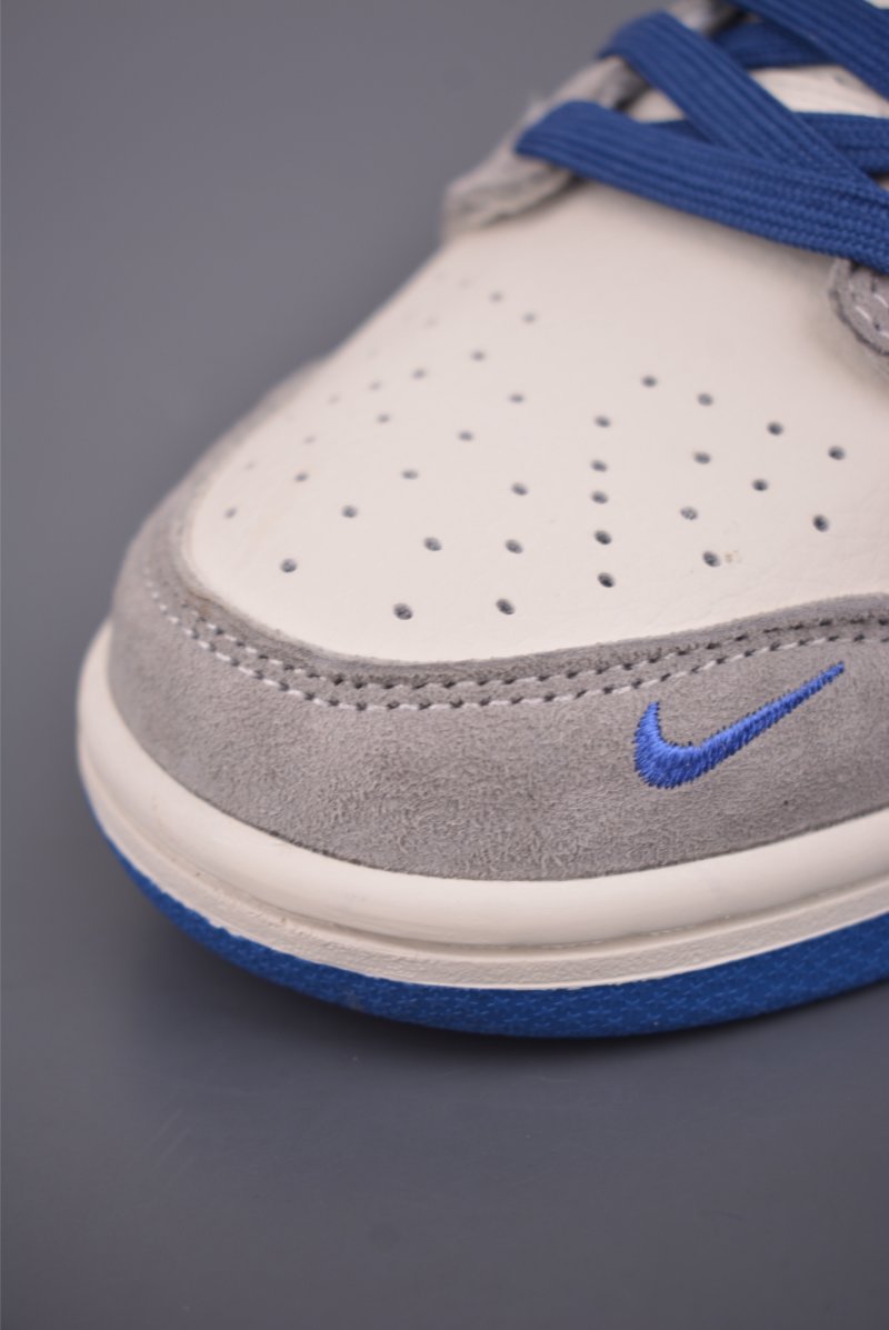 Nike SB Dunk Low 'Just Do It' view