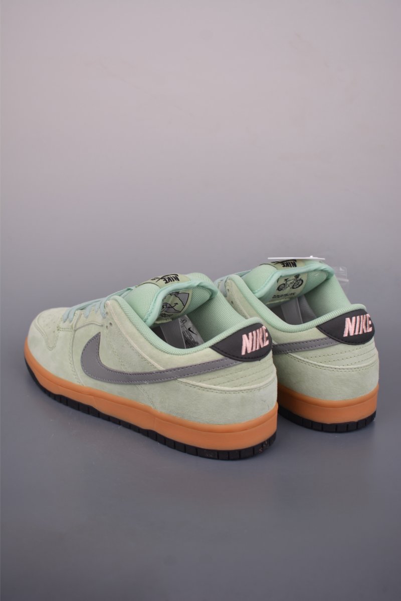 Nike SB Dunk Low 'LV' view