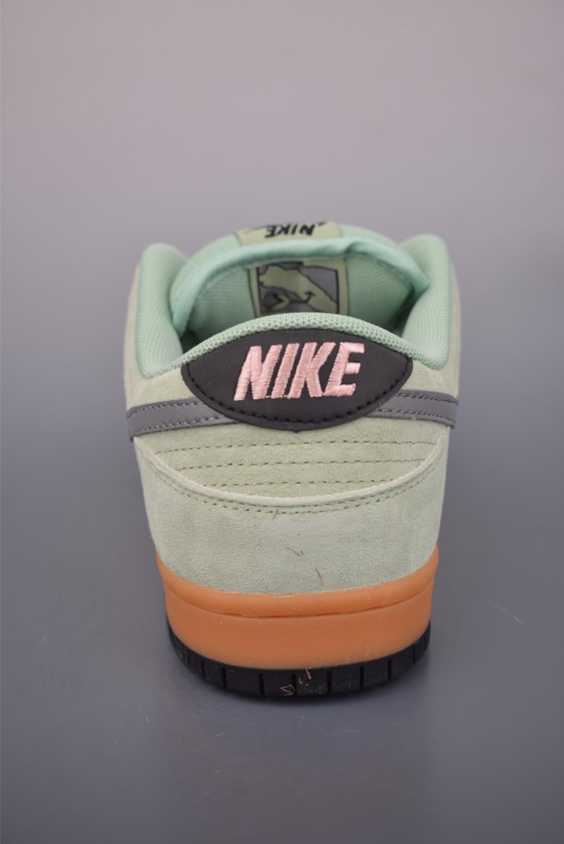Nike SB Dunk Low 'LV' view