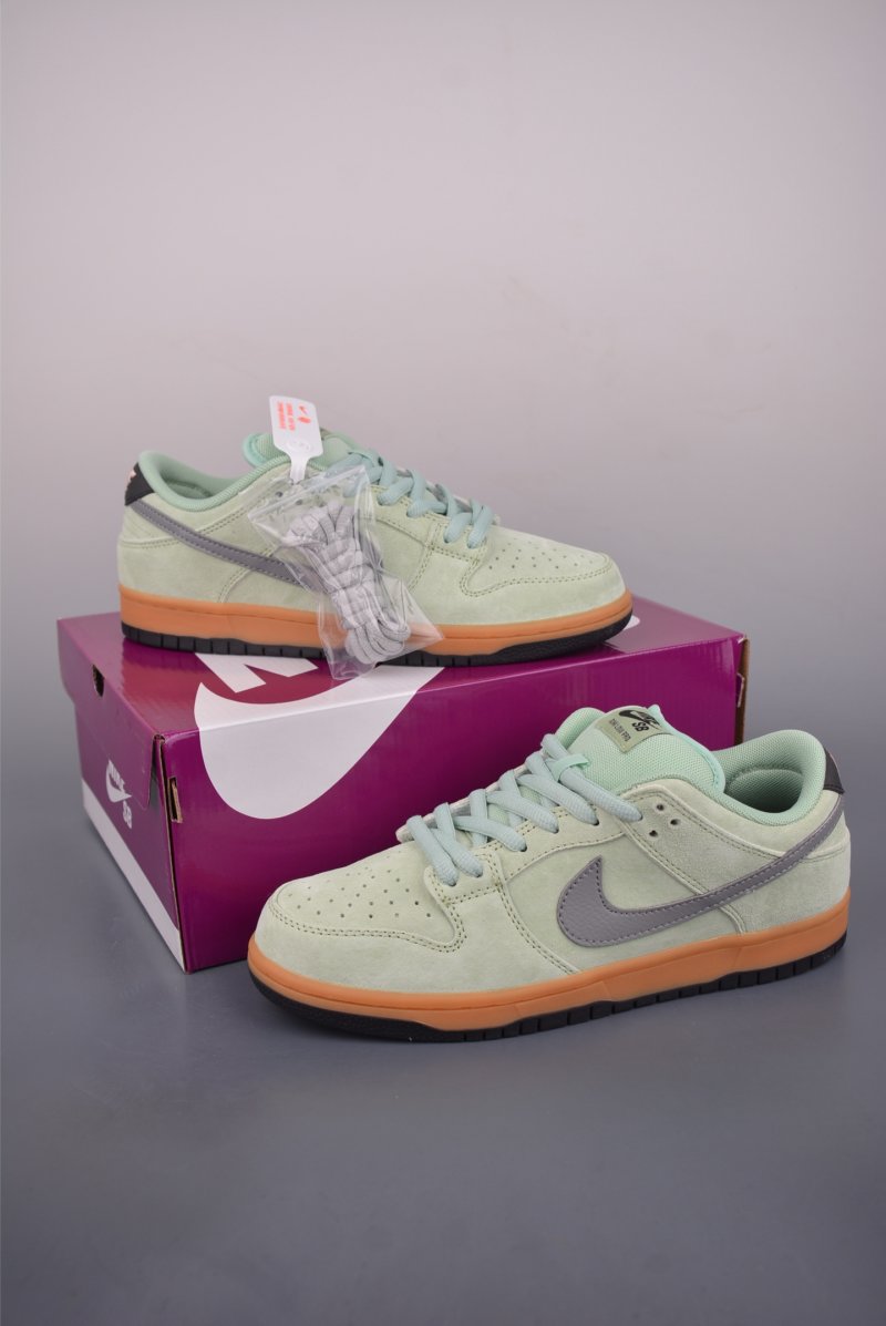 Nike SB Dunk Low 'LV' view