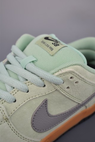 Nike SB Dunk Low 'LV' view 7