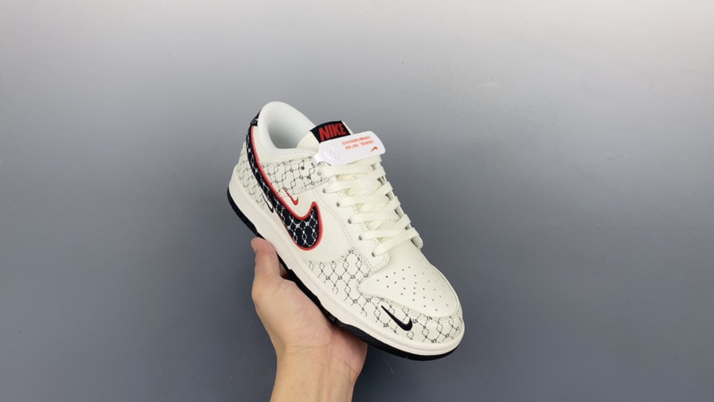 Nike SB Dunk Low 'MLB'
