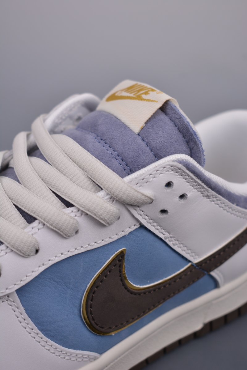 Nike SB Dunk Low 'Messi' view