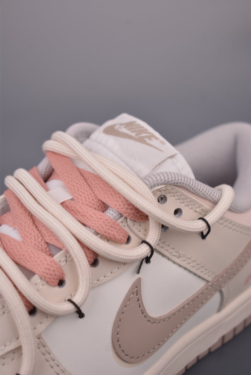 Nike SB Dunk Low 'Beige / Pink' view