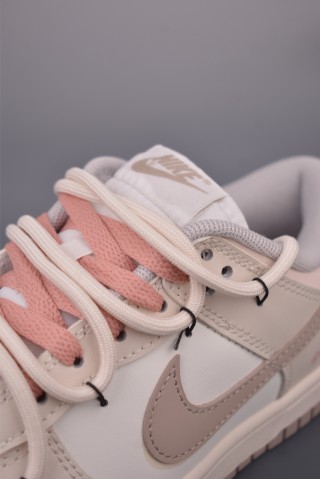 Nike SB Dunk Low 'Beige / Pink' view 7