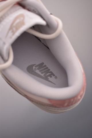 Nike SB Dunk Low 'Beige / Pink' view 9