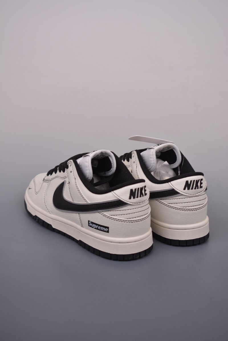 Nike SB Dunk Low view