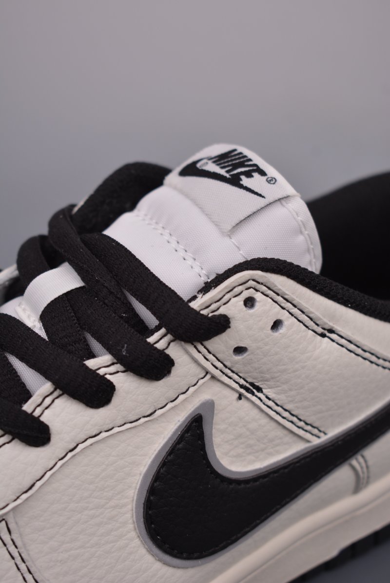 Nike SB Dunk Low view