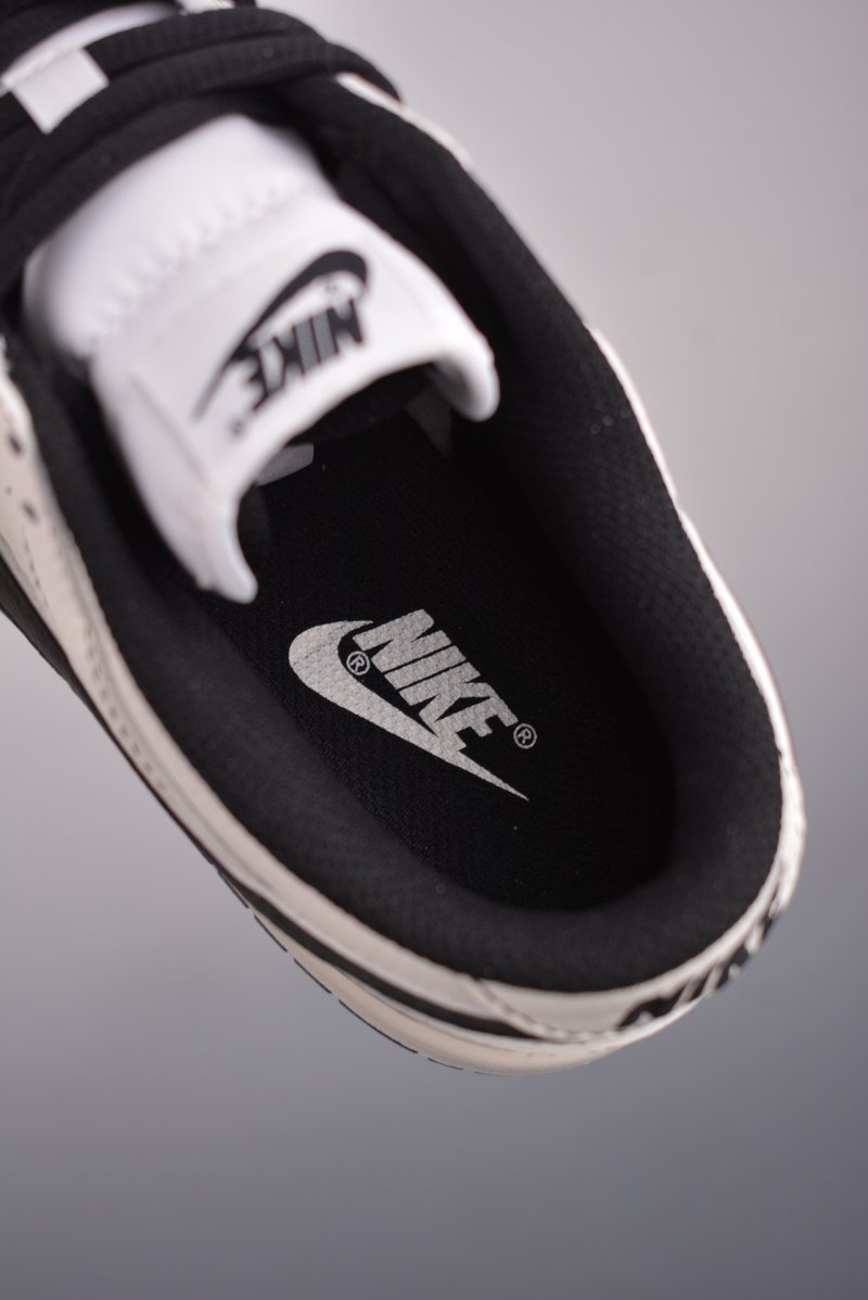 Nike SB Dunk Low view