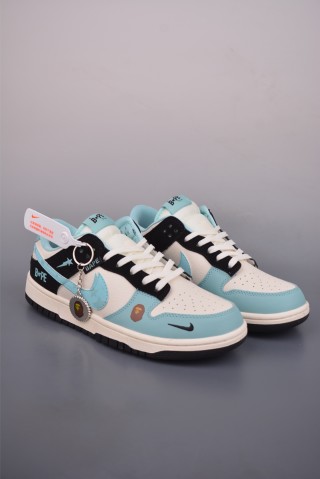 Nike SB Dunk Low view 1