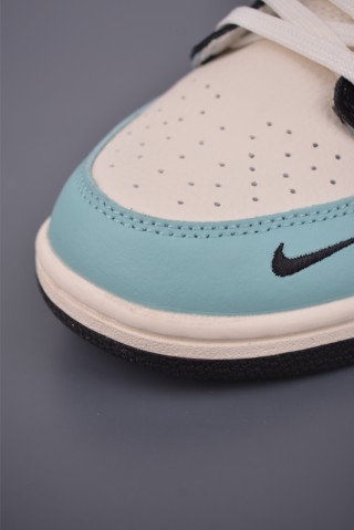 Nike SB Dunk Low view 6