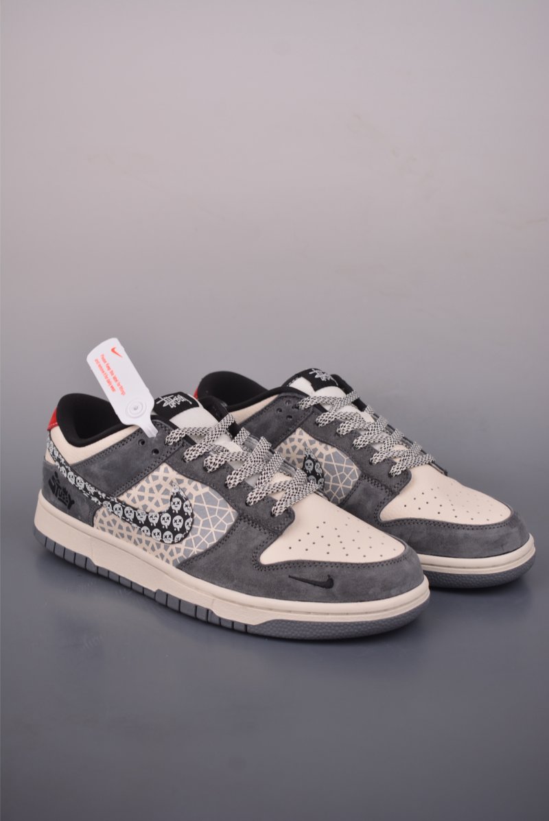 Nike SB Dunk Low 'Stussy'