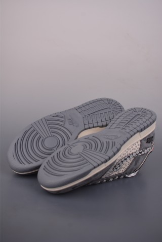 Nike SB Dunk Low 'Stussy' view 3