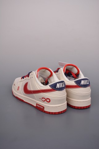 Nike SB Dunk Low 'Supreme' view 2