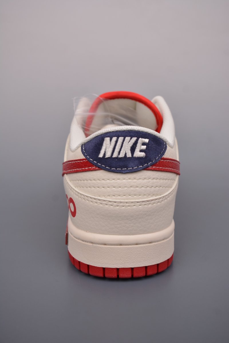 Nike SB Dunk Low 'Supreme' view
