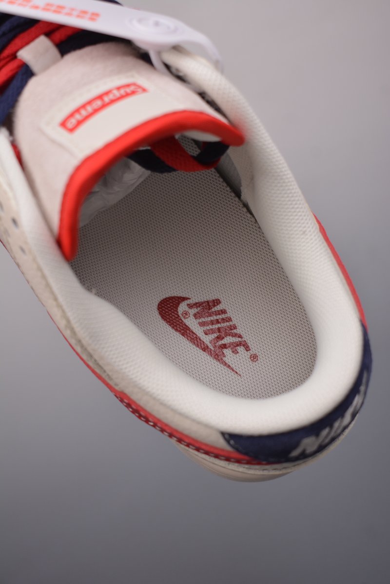 Nike SB Dunk Low 'Supreme' view