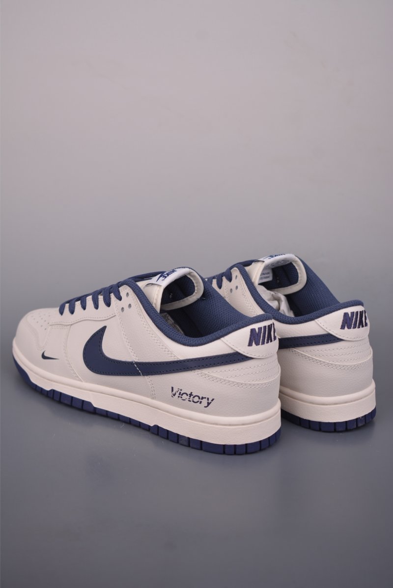 Nike SB Dunk Low 'Victory' view