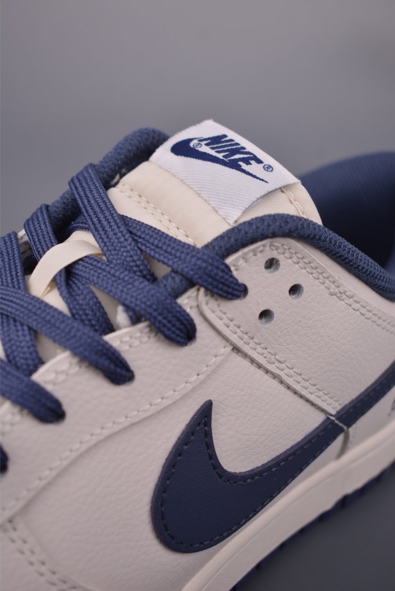 Nike SB Dunk Low 'Victory' view