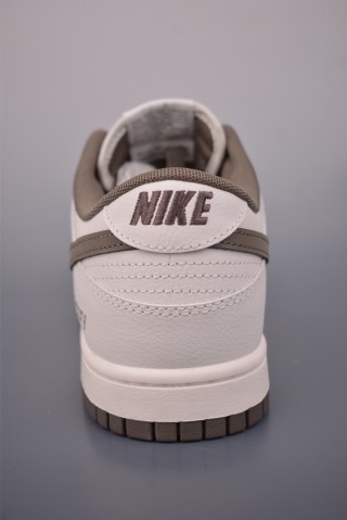 Nike SB Dunk Low 'Victory' view 4