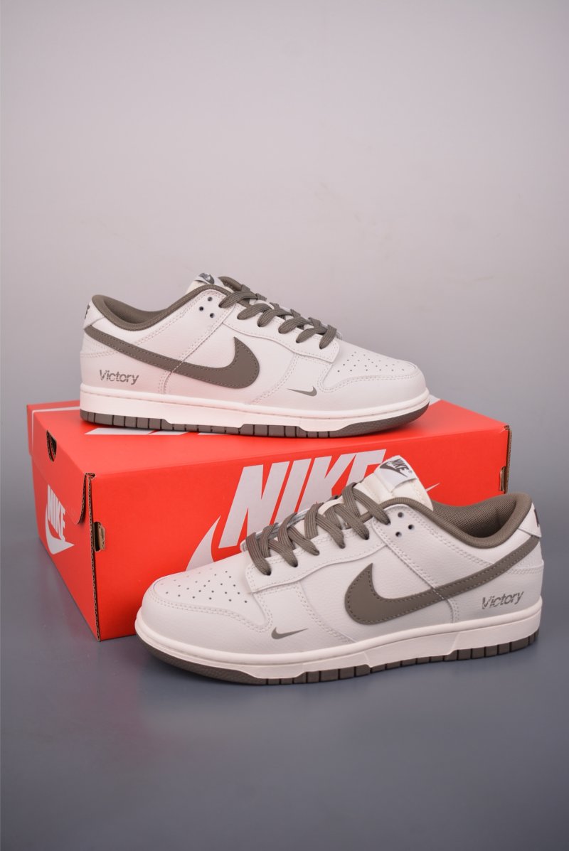 Nike SB Dunk Low 'Victory' view