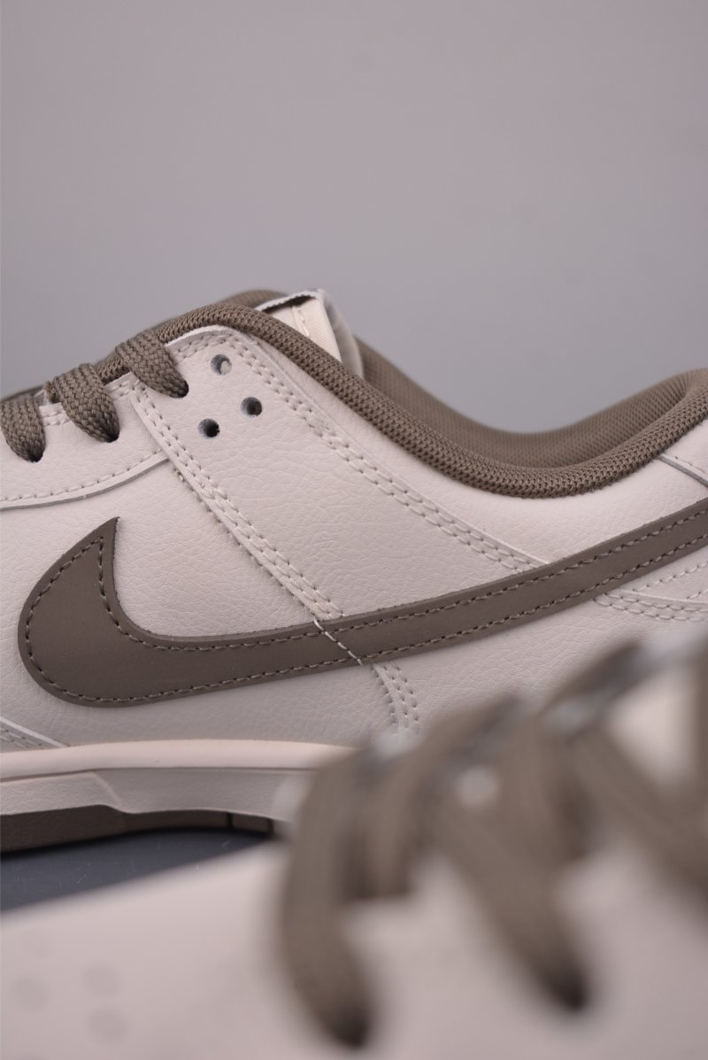 Nike SB Dunk Low 'Victory' view