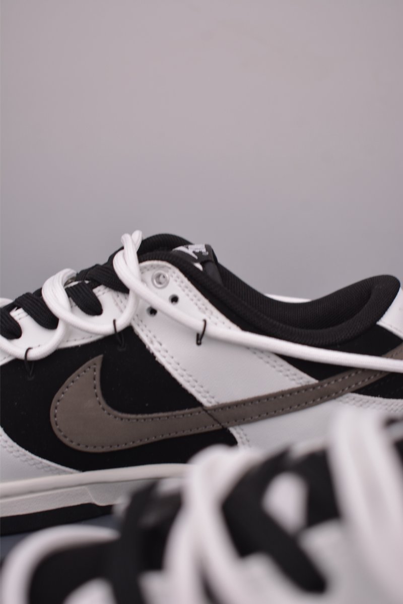 Nike SB Dunk Low view