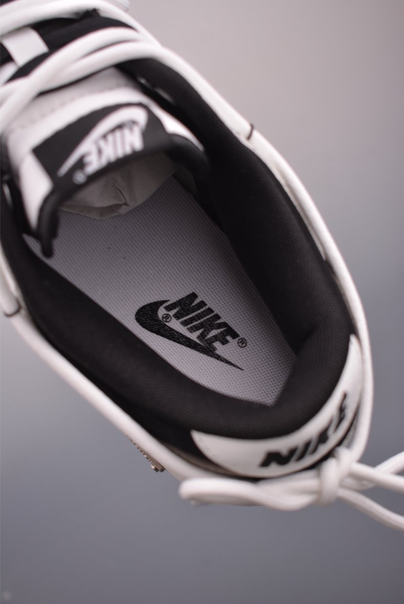 Nike SB Dunk Low view