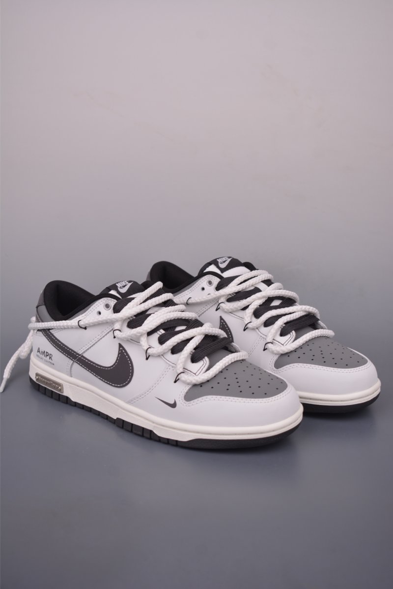 Nike SB Dunk Low 'White / Grey'