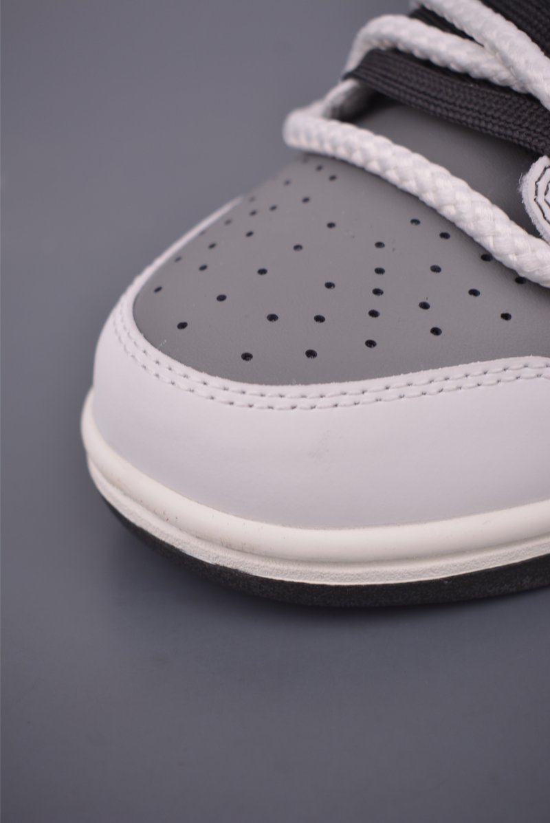 Nike SB Dunk Low 'White / Grey' view