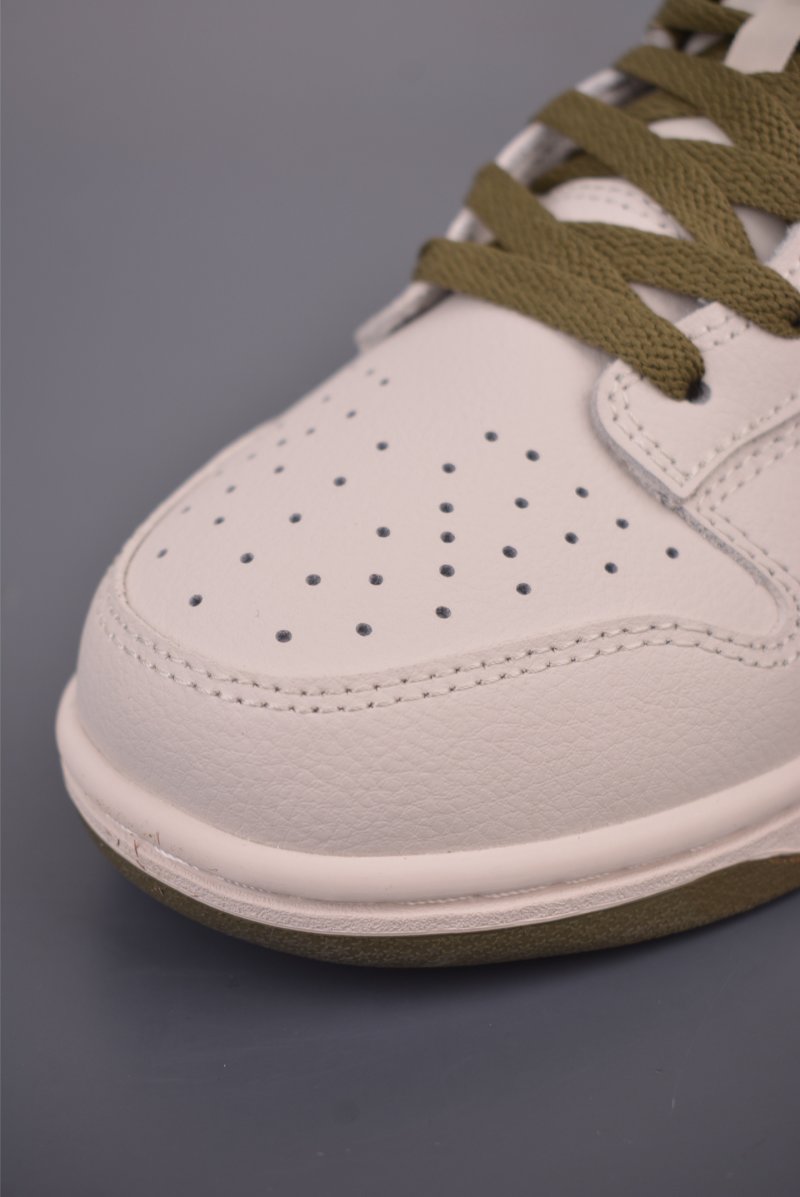 Nike SB Dunk Low 'White / Green' view