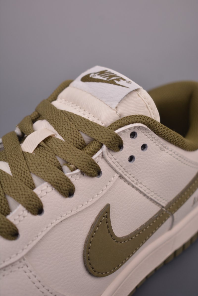 Nike SB Dunk Low 'White / Green' view