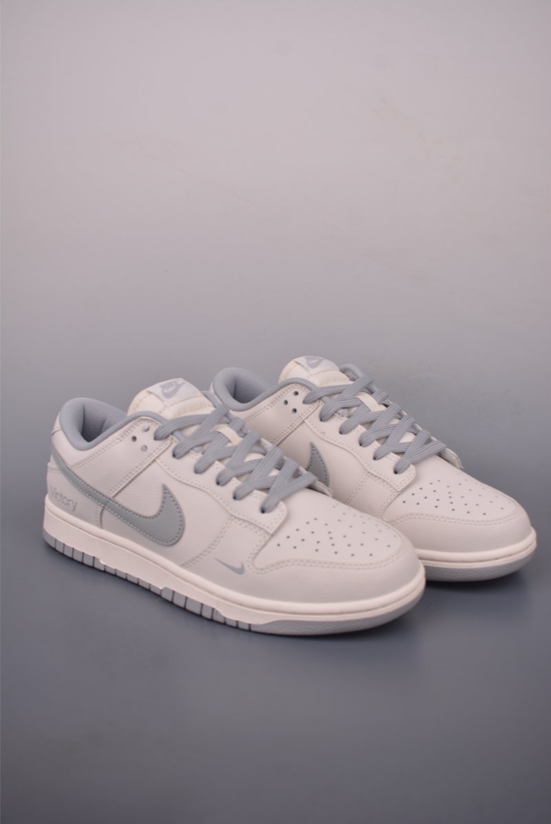 Nike SB Dunk Low 'White / Grey'