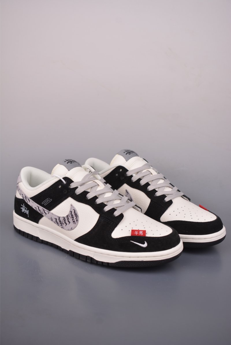 Nike SB Dunk Low 'Stussy'